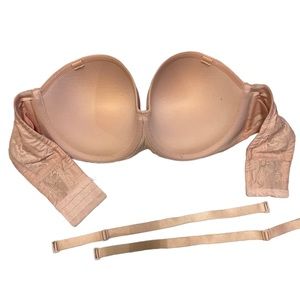 Torrid strapless bra with straps.